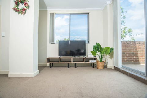 Designed Home Of Ultimate Convenience In Gordon - Accommodation Sunshine Coast 3