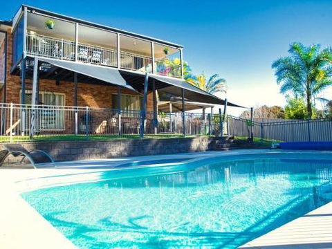 Magnificent Lakeview House Long Jetty - Accommodation Sunshine Coast 5