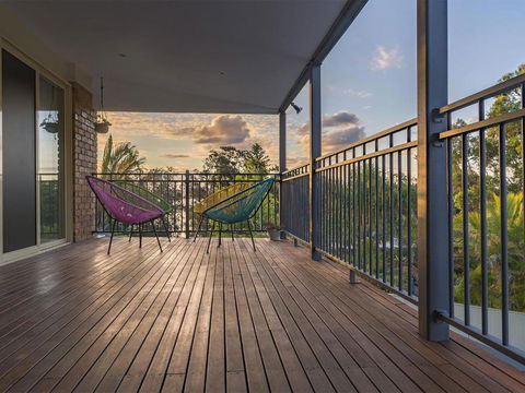 Magnificent Lakeview House Long Jetty - Accommodation Sunshine Coast 7