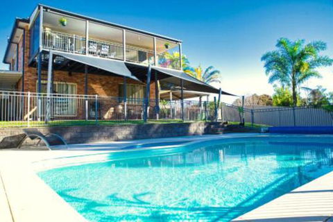 Magnificent Lakeview House Long Jetty - Accommodation Sunshine Coast 0