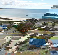 Lazy Wave Beach House - Accommodation Sunshine Coast