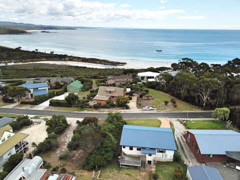 Lazy Wave Beach House - Accommodation Sunshine Coast 0