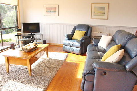 Lazy Wave Beach House - Accommodation Sunshine Coast 3
