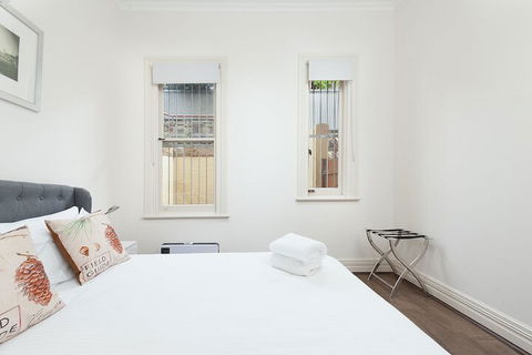 Stunning Sydney Home 7 - Accommodation Sunshine Coast 4
