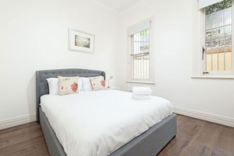 Stunning Sydney Home 7 - Accommodation Sunshine Coast 0