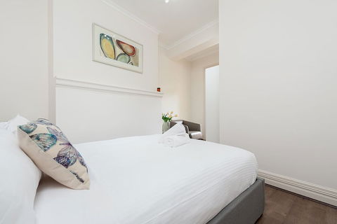 Stunning Sydney Home 11 - Accommodation Sunshine Coast 2