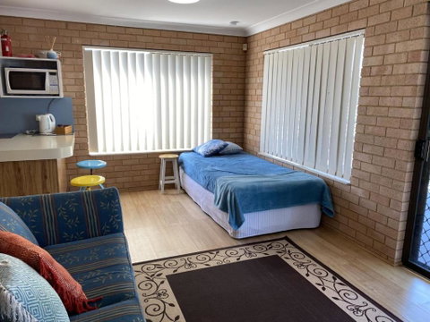 NARRAWALLEE RETREAT - Accommodation Sunshine Coast 2
