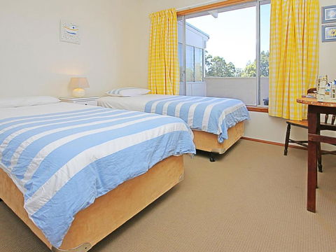 REST ASHORE At MOLLYMOOK - Accommodation Sunshine Coast 1