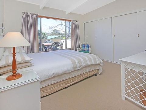 REST ASHORE At MOLLYMOOK - Accommodation Sunshine Coast 5