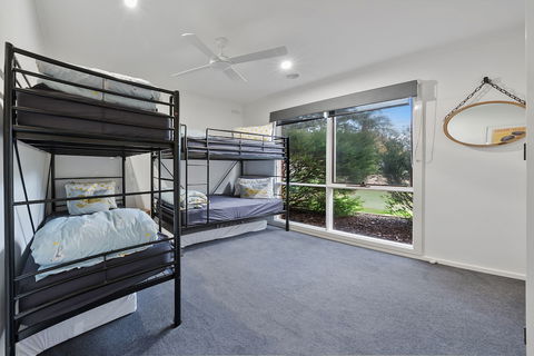 Lakeside Landing - Waterfront - Accommodation Sunshine Coast 2