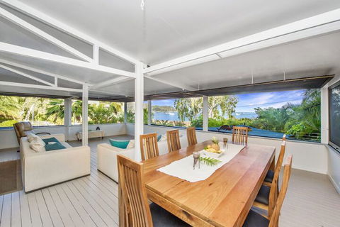 On The Beach - Accommodation Sunshine Coast 6
