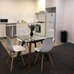 Modern Apartment In Liverpool CBD - Accommodation Sunshine Coast 0