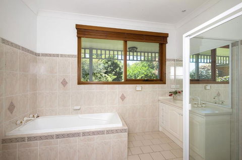 Taliesin Beautiful 4 Bedroom Home With Amazing Views! - Accommodation Sunshine Coast 6