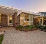Woorim Secluded Palms Cottage - Accommodation Sunshine Coast