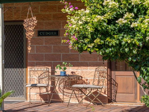 Cudgee Quaint Cottage With Separate Cabin - Accommodation Sunshine Coast 5