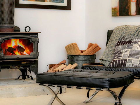 Lovett Quirky Stylish With A Bush Backdrop - Accommodation Sunshine Coast 2