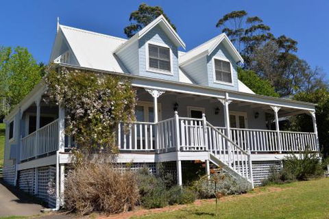 The Dolls House Charming 2 Bedroom Cottage Just A Short Walk From The Village - Accommodation Sunshine Coast 7