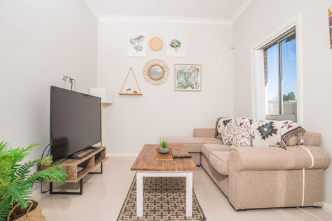 Peaceful 2kingbed Rootyhill Townhouse Near Station - Accommodation Sunshine Coast 5