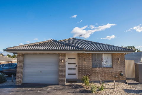 Peaceful 2kingbed Rootyhill Townhouse Near Station - Accommodation Sunshine Coast 0