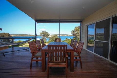 Waterfront On Osprey - Accommodation Sunshine Coast 2