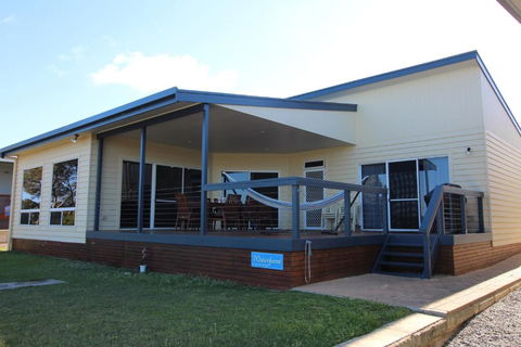 Waterfront On Osprey - Accommodation Sunshine Coast 3