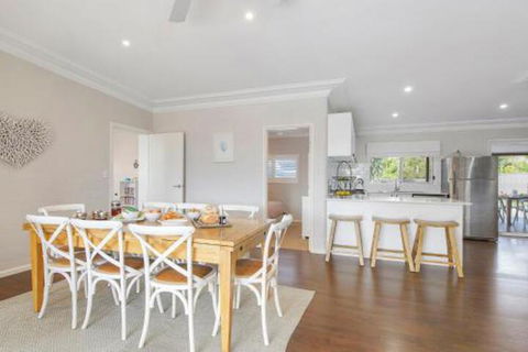 Casa Sorella Beachfront Family Home With Pool - Accommodation Sunshine Coast 7