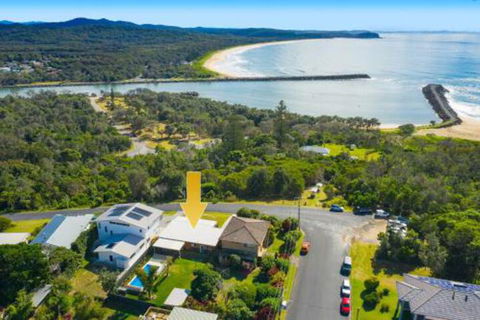 Casa Sorella Beachfront Family Home With Pool - Accommodation Sunshine Coast 5