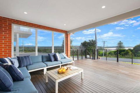 Casa Sorella Beachfront Family Home With Pool - Accommodation Sunshine Coast 0
