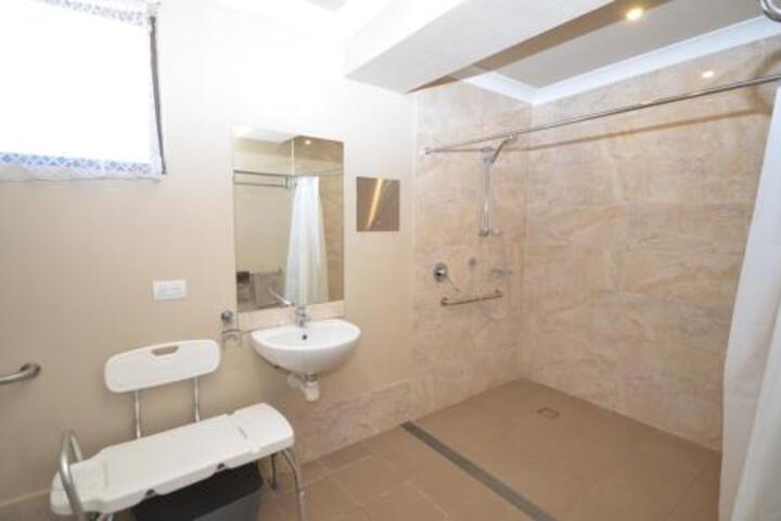 Maules Creek NSW Accommodation Sunshine Coast