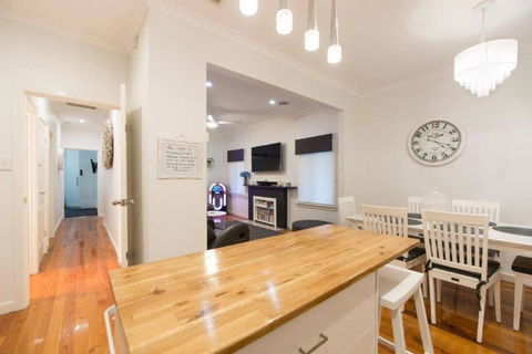 Trotters Retreat - Accommodation Sunshine Coast 2