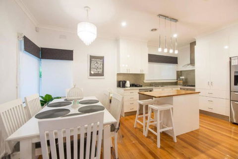 Trotters Retreat - Accommodation Sunshine Coast 3