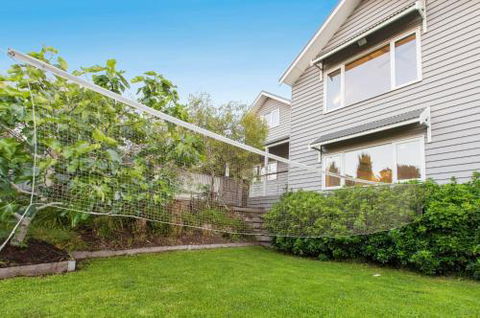 BAY VIEWS On MANNA DROMANA - Accommodation Sunshine Coast 2