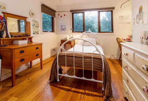 BAY VIEWS On MANNA DROMANA - Accommodation Sunshine Coast 6