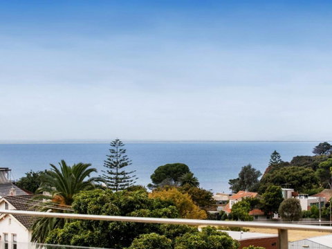 NORTH POINT RETREAT MORNINGTON - Accommodation Sunshine Coast 4