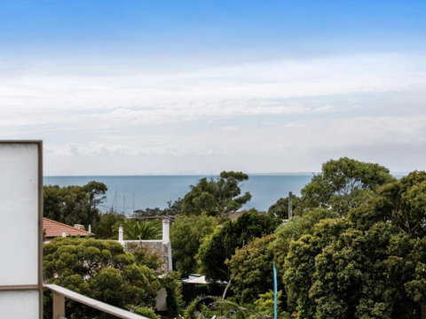 NORTH POINT RETREAT MORNINGTON - Accommodation Sunshine Coast 1