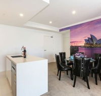 Modern Spacious Aptliverpool With Incredible Views - Accommodation Sunshine Coast