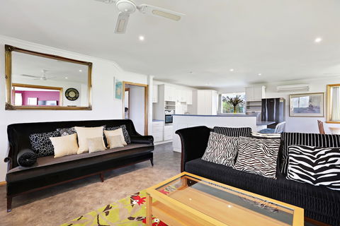 Yarragon 4 Bedroom House In Gippsland - Accommodation Sunshine Coast 3