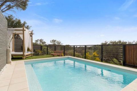 Ourania Luxury Bed & Breakfast Sleeps 7 - Accommodation Sunshine Coast 2