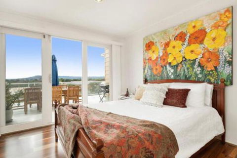 Ourania Luxury Bed & Breakfast Sleeps 7 - Accommodation Sunshine Coast 5