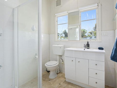 KIMBERLEY McCRAE - Accommodation Sunshine Coast 6