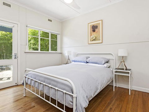 KIMBERLEY McCRAE - Accommodation Sunshine Coast 2