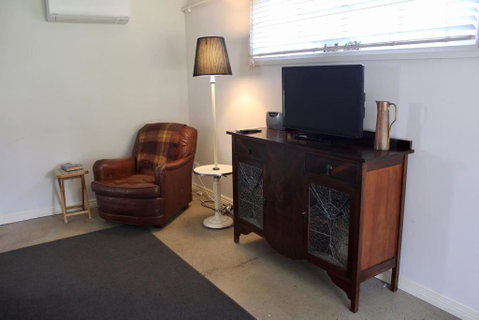 Wormwood Studio - Accommodation Sunshine Coast 3