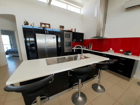 Carnarvon Beach Retreat - Accommodation Sunshine Coast 3