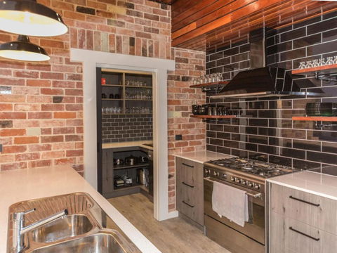 Luxury On Lewis 6 Lewis Road - Accommodation Sunshine Coast 5