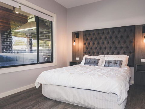 Luxury On Lewis 6 Lewis Road - Accommodation Sunshine Coast 4