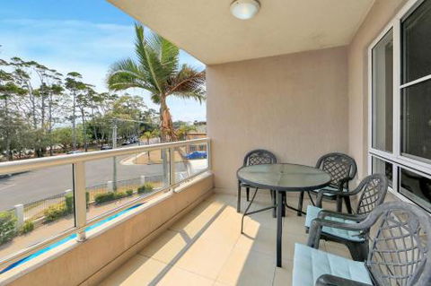 Bikinis & Martinis At Points North - Accommodation Sunshine Coast 2
