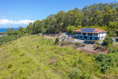 Eagles Loft - Accommodation Sunshine Coast 2