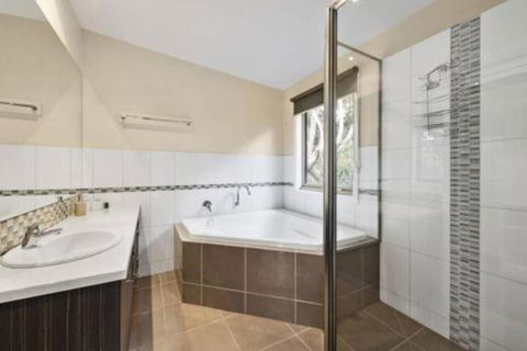 SEA SPECTACULAR Seconds From The Beach! - Accommodation Sunshine Coast 6