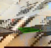 Tropical 5 Bedroom Family Getaway in Noosa Heads - Accommodation Sunshine Coast