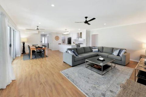 Hamptons At The Point - Accommodation Sunshine Coast 6